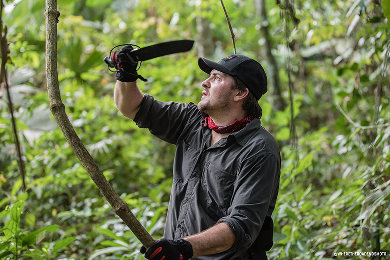 machete hack through Darién Gap